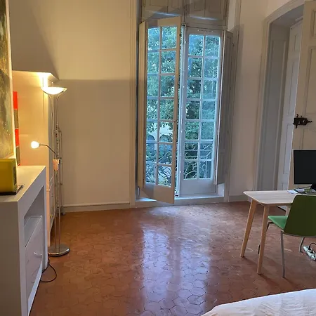 Apartment Particulier Arlatan Lauris 1685 Aix-en-Provence