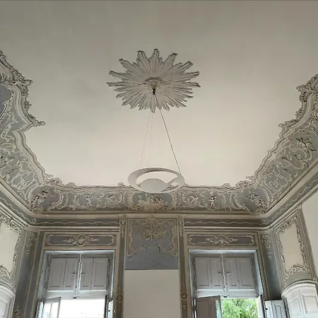 Apartment Particulier Arlatan Lauris 1685
